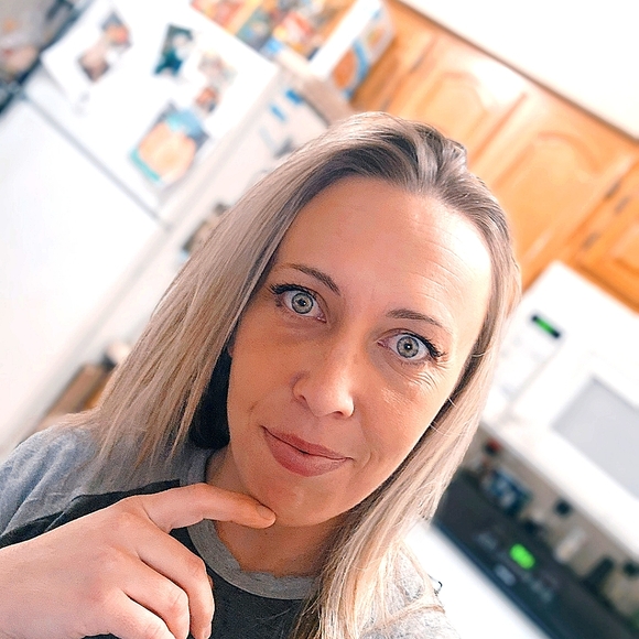 Meet your Posher, Molly - Picture 1 of 4